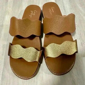 Crown Vintage Tan and gold sandals Size 9 ,40